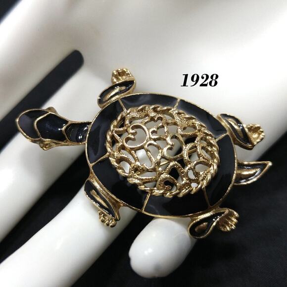 1928 Company Turtle Brooch, Black Enamel Pin - Picture 1 of 9